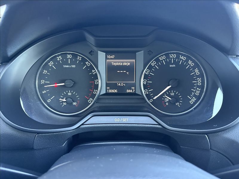 Škoda Octavia 2,0 ČR 1. maj. servis 6 MT - fotka 12 z 25