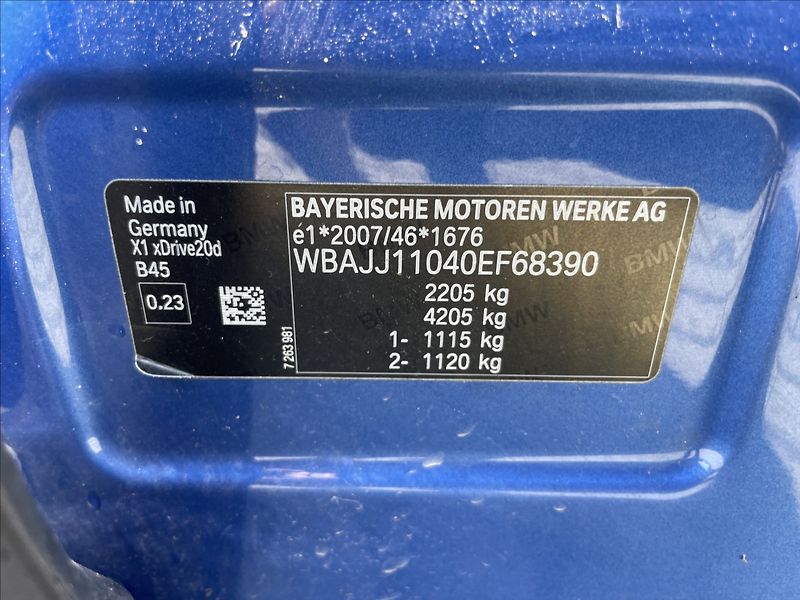 BMW X1 2,0 d 140kw M-Paket X-drive CZ - fotka 27 z 38