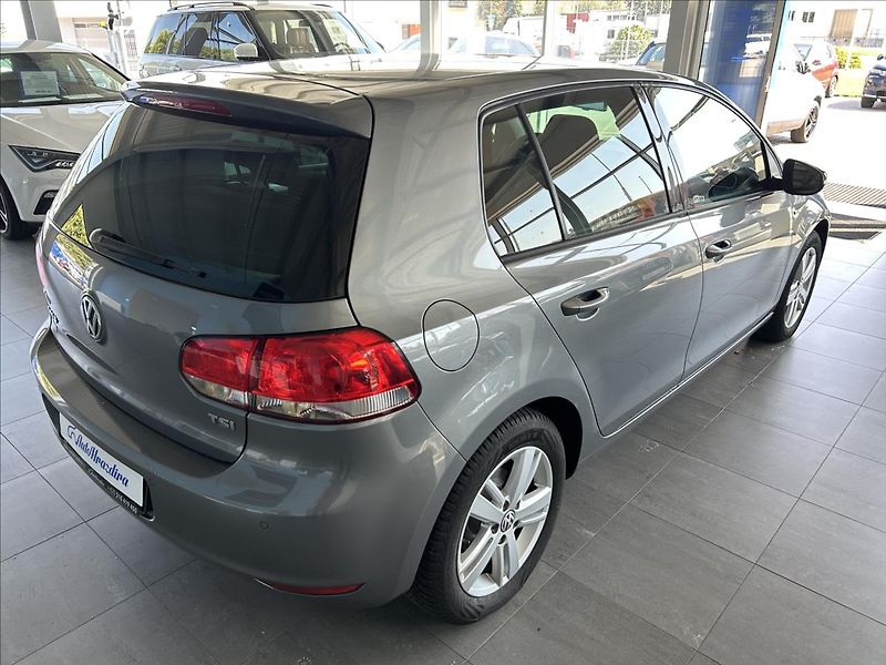 Volkswagen Golf 1,2   TSI,SERVISKA,MATCH - fotka 6 z 25