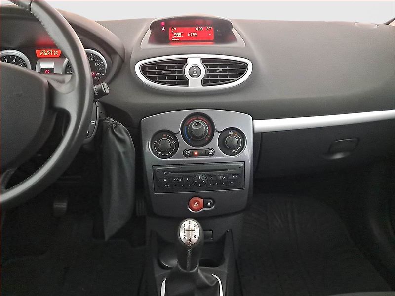 Renault Clio (2012) 1.2 16V , ČR,1.maj, po STK - fotka 12 z 15