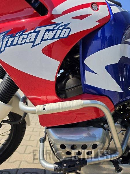 Honda XRV 750 Africa Twin (2001) - fotka 15 z 18