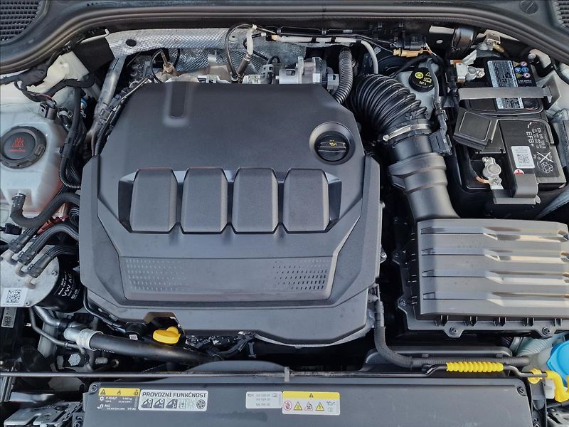 Volkswagen Golf 2.0TDI 85kW Life Variant,1Maj - fotka 44 z 50