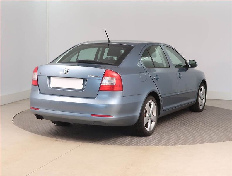 Škoda Octavia (2011) 1.8 TSI, Serv.kniha, Tempomat - fotka 5 z 15