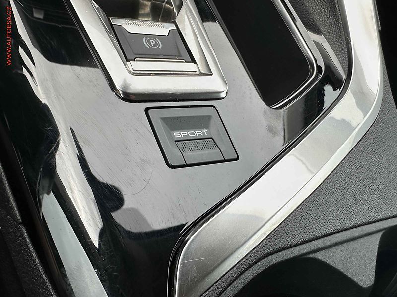 Peugeot 5008 (2020) 1.5 HDi, 2.maj,ČR, Allure - fotka 21 z 24