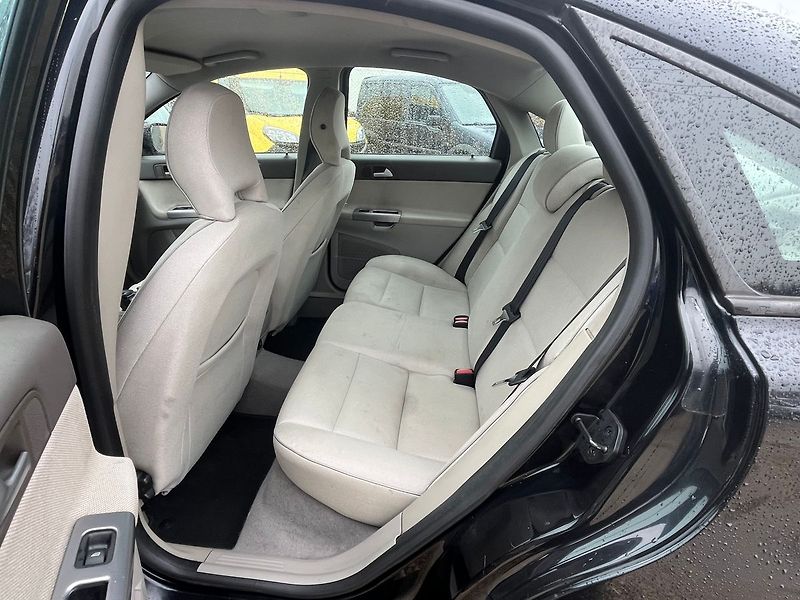 Volvo S40 1.6D 84KW*NOVÉ VSTŘIKY* - fotka 15 z 26