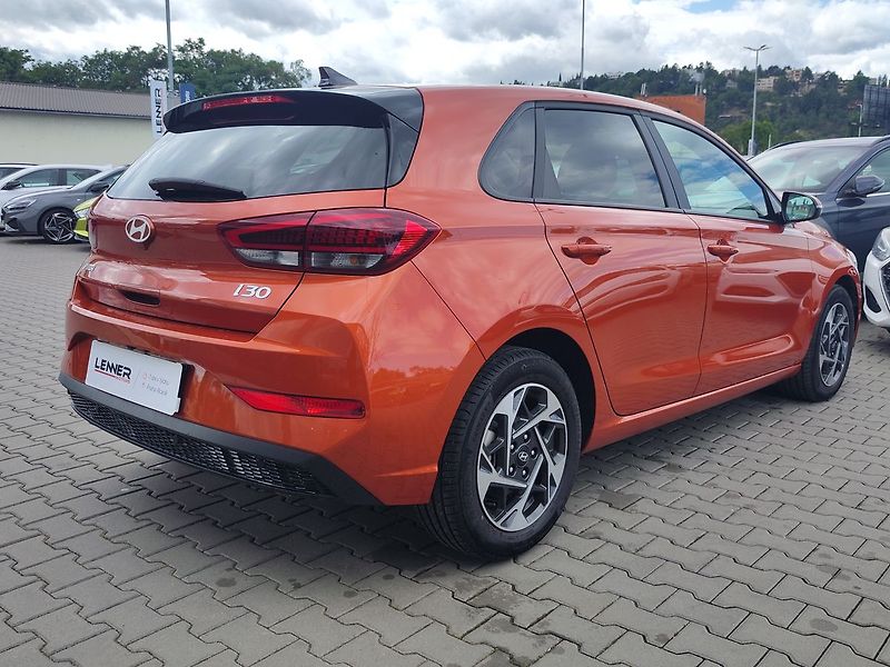 Hyundai i30 1.0 T-GDI/74kW Smart DCT - fotka 5 z 31