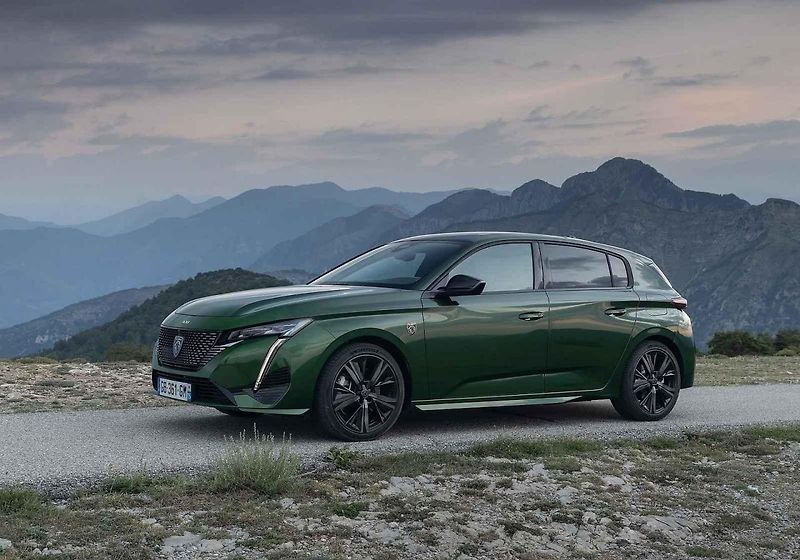 Modely Toyoty jsou nyní k mání s velkými slevami. Například kupující Corolly Sedan můžou ušetřit 130 000 Kč