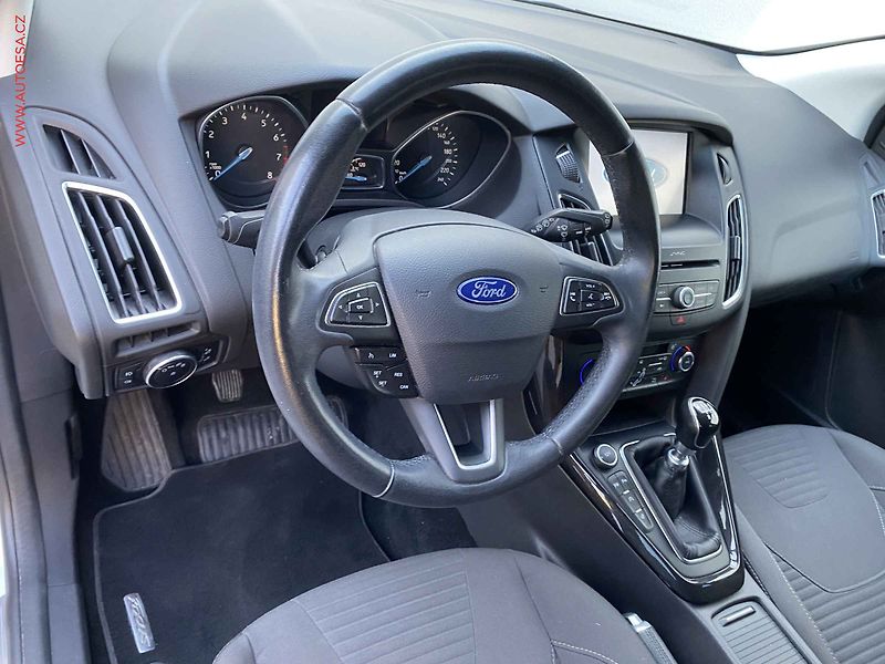 Ford Focus (2016) 1.5EB, Titanium, bixen, +kola - fotka 12 z 18