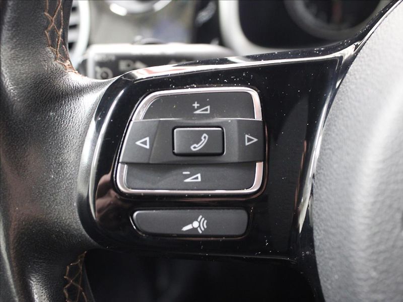 Volkswagen Beetle 1,2 TSI Cup TOP STAV - fotka 18 z 35