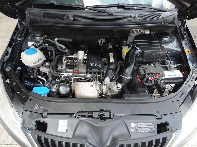 Škoda Fabia 1.2 TSI WEBASTO, DIGI. KLIMA - fotka 13 z 15