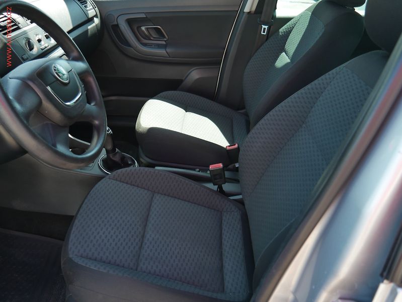 Škoda Roomster (2011) 1.2TSi, ČR, Style - fotka 9 z 16