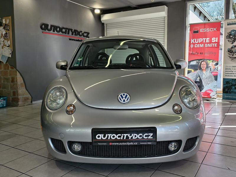Volkswagen New Beetle 2.3 V5 125kW SPORT EDITION - fotka 2 z 19