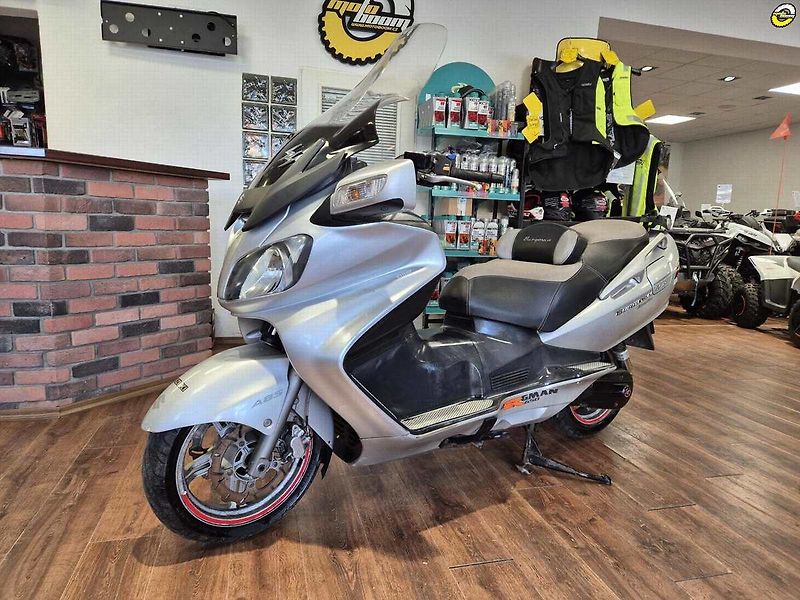 Suzuki Burgman 650 Executive (2005) - fotka 2 z 20