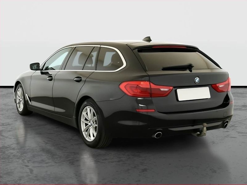 BMW Řada 5 (2019) 530d - fotka 4 z 18