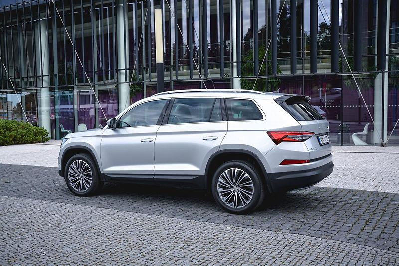 Škoda Kodiaq (2022) Style 2,0TDI 110kW 7-Gang auto - fotka 3 z 25