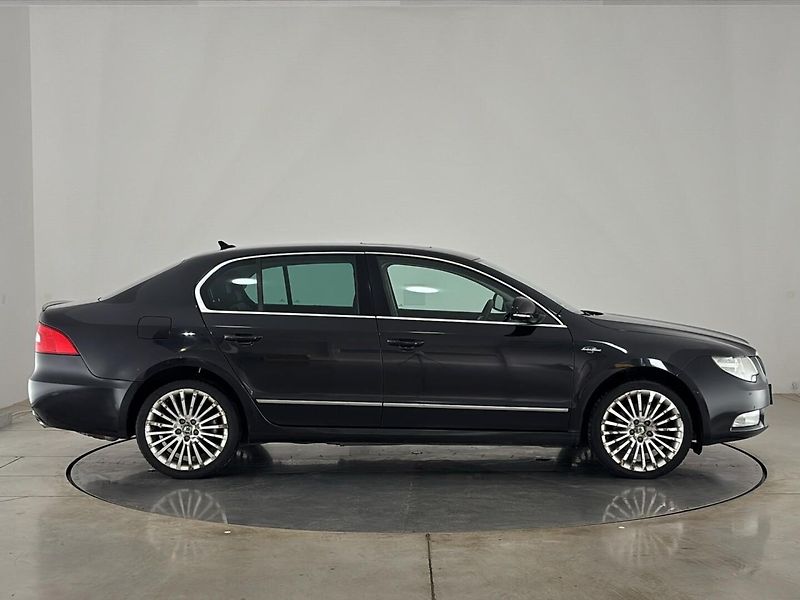 Škoda Superb L&K - fotka 16 z 26