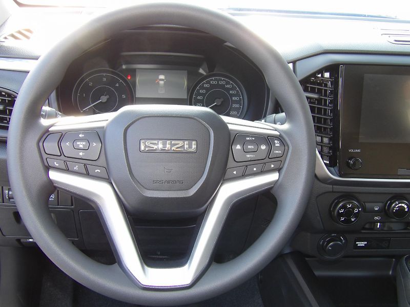 Isuzu D-Max (2026) LS 2.2L 163K 4x4 8st. A/T - fotka 14 z 46