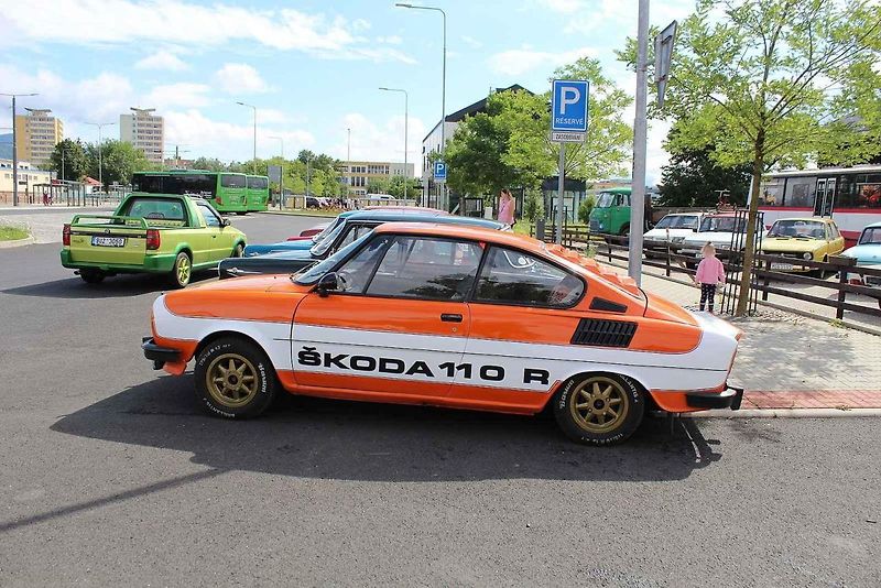 Škoda 120S.