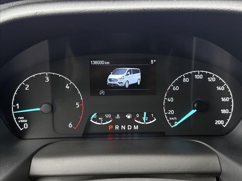 Ford Tourneo Custom 2,0 EcoBlue 136kW Titanium Aut - fotka 24 z 27
