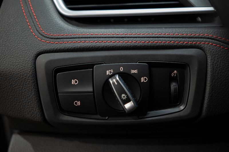 BMW Ostatní 216d Active Tourer - fotka 25 z 32