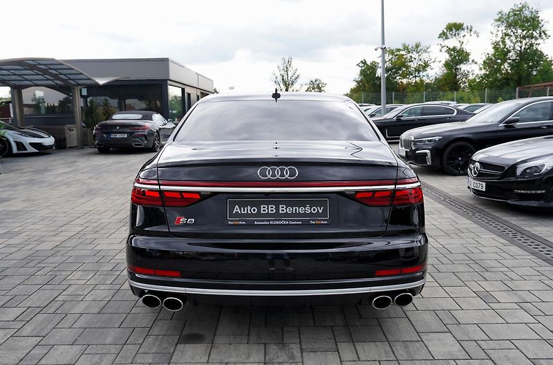Audi S8 4.0 TFSI Quattro/B&O/Matrix/57 - fotka 5 z 48