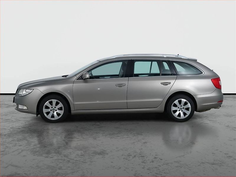 Škoda Superb (2011) 2.0 TDI, Serv.kniha, Xenony - fotka 3 z 16