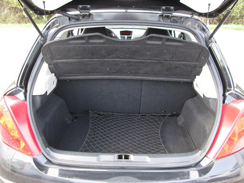 Peugeot 207 (2008) 1,6 GTI - fotka 12 z 17