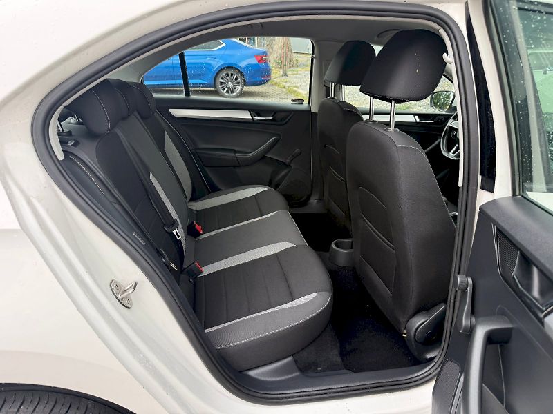 Škoda Rapid (2018) 1.0 TSI 81 kW Ambition Plus - fotka 17 z 20