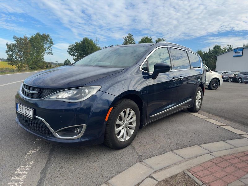 Chrysler Pacifica (2018) 3,6 Limited LPG Radar 360 2018 - fotka 2 z 19