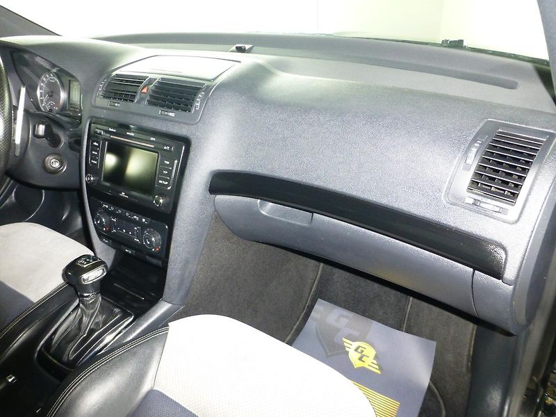 Škoda Octavia (2012) 2,0TDI-125KW*ALU*VYHŘ.SED***RS - fotka 20 z 25
