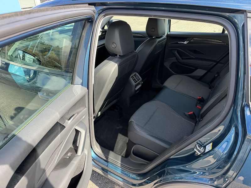 Volkswagen Tiguan 1,5 eTSi 110kW automat  LIFE - fotka 19 z 21