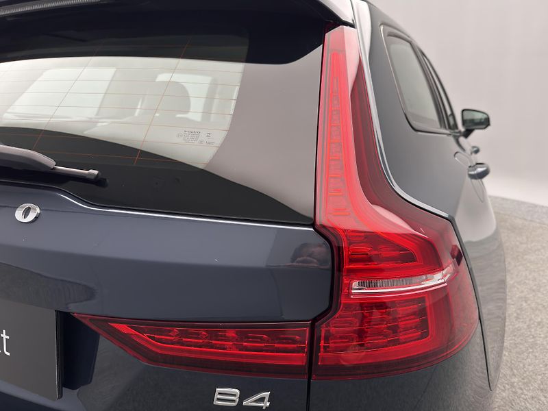 Volvo V60 B4 DARK PLUS CZ 1.maj - fotka 22 z 47