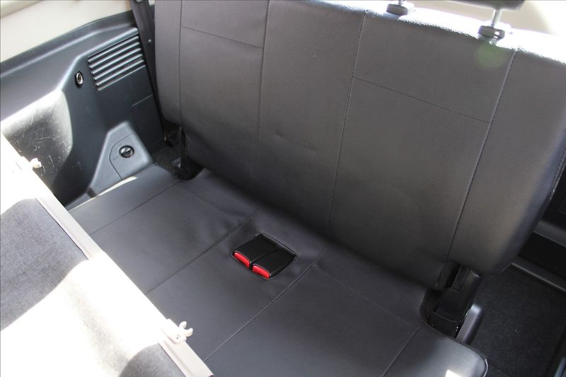 Mitsubishi Pajero 3,2 DI-D  ČR,AUTOMAT,4x4,7MÍST - fotka 29 z 38
