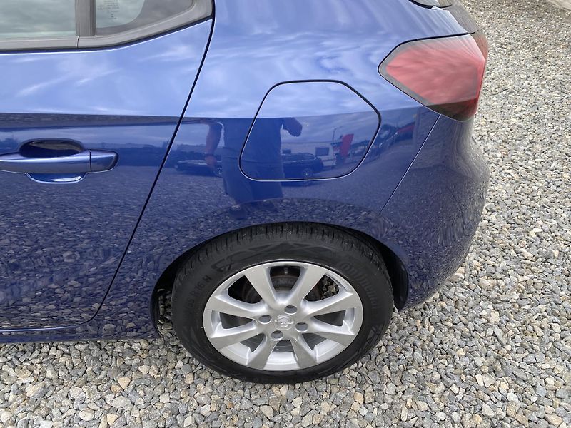 Opel Corsa 1.2i 75PS LIFE NAVI ALU 88TKM! - fotka 35 z 158