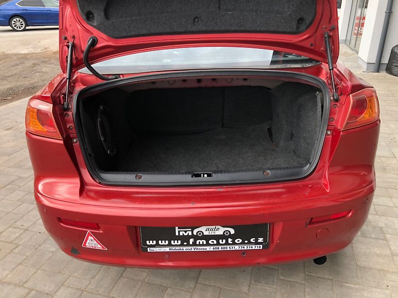 Mitsubishi Lancer (2008) 2.0 DI-D - fotka 24 z 30
