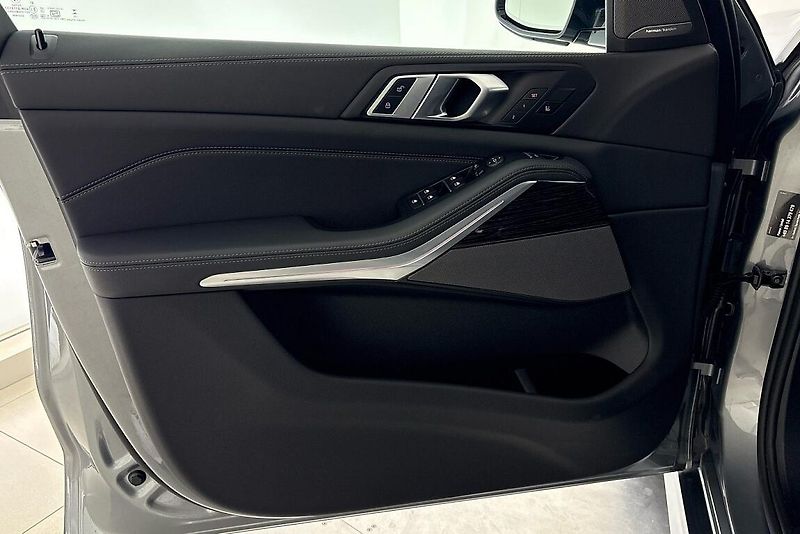 BMW X5 xDrive30d - fotka 18 z 29