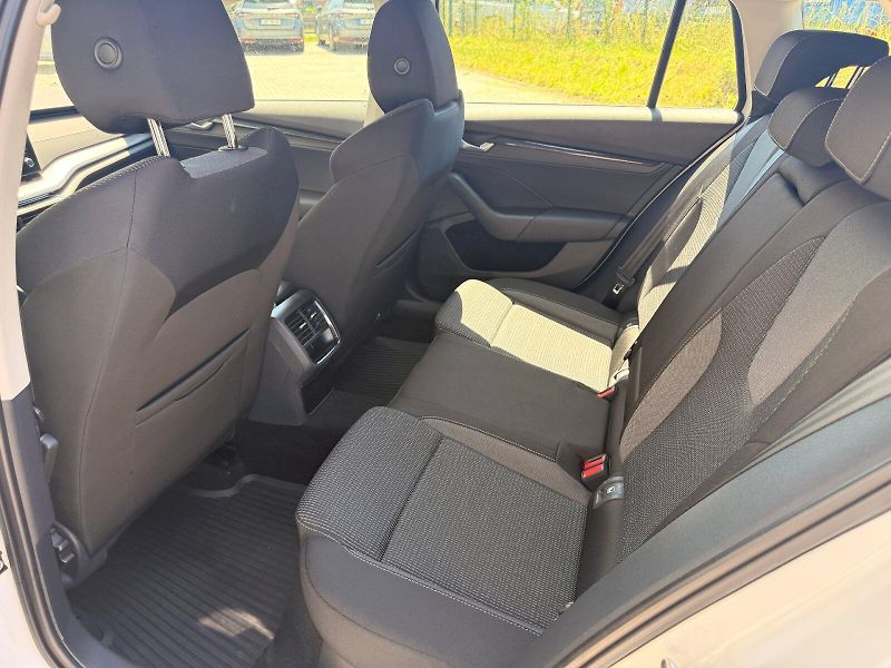 Škoda Octavia (2023) COM AMB TD 110/2.0 M6F - fotka 23 z 30