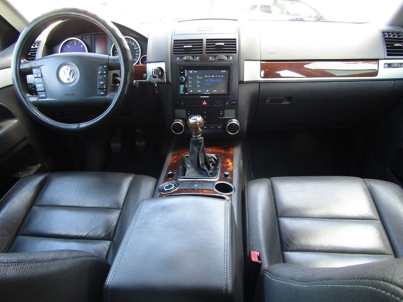 Volkswagen Touareg (2007) 2.5 TDI 128kW - fotka 14 z 33