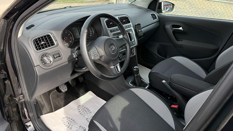 Volkswagen Polo (2014) 1.2TSi 66kW REZERVOVANO - fotka 8 z 22