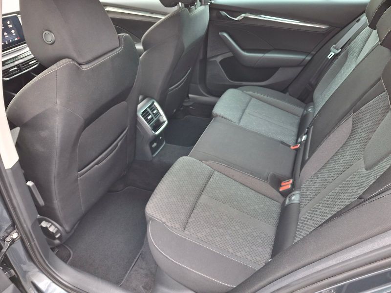 Škoda Octavia (2022) Combi Style Plus DSG 4x4 2,0TD - fotka 7 z 35