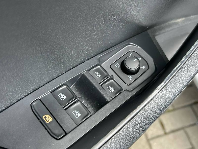 Škoda Karoq (2022) 1.5 TSI 7DSG Sportline - fotka 8 z 35