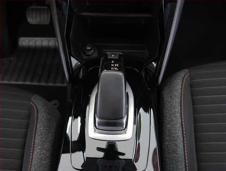 Peugeot 208 (2021) Active 50 kWh, SoH 93% - fotka 13 z 22