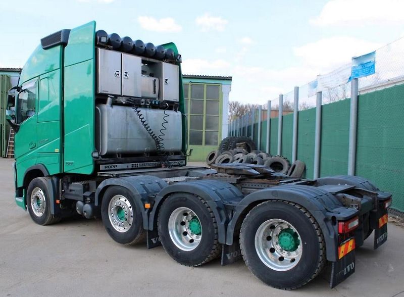 Volvo FH (2018) 540 8x4 tahač 90t - fotka 4 z 14