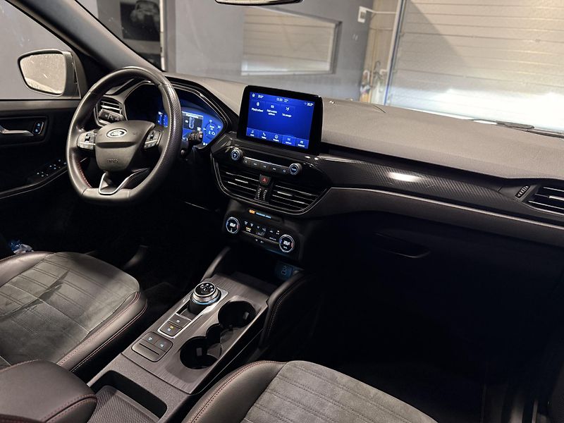 Ford Kuga (2022) 2.5 HYBRID, 4x4,ST-LINE, - fotka 26 z 50