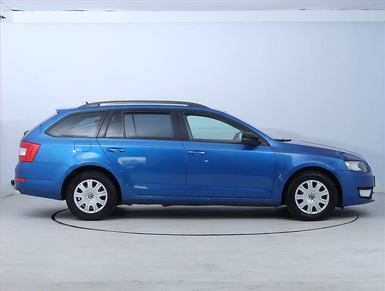 Škoda Octavia (2014) Ambition 1.6 TDI, Navi - fotka 6 z 18