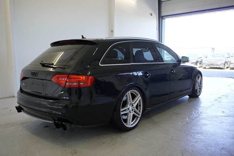 Audi S4 3.0 TFSI 333PS QUATTRO AUTOMAT - fotka 5 z 36