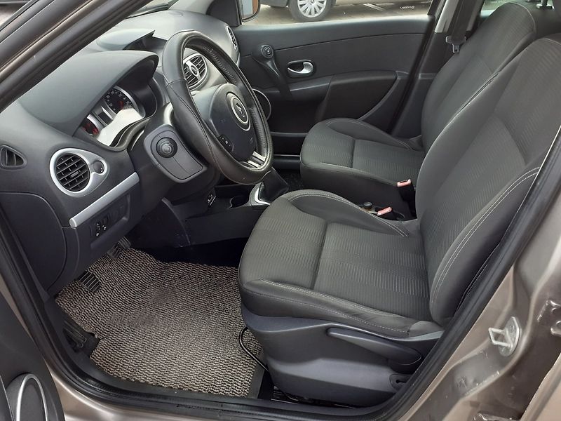 Renault Clio (2009) 1.5 DCi KLIMA - fotka 15 z 20