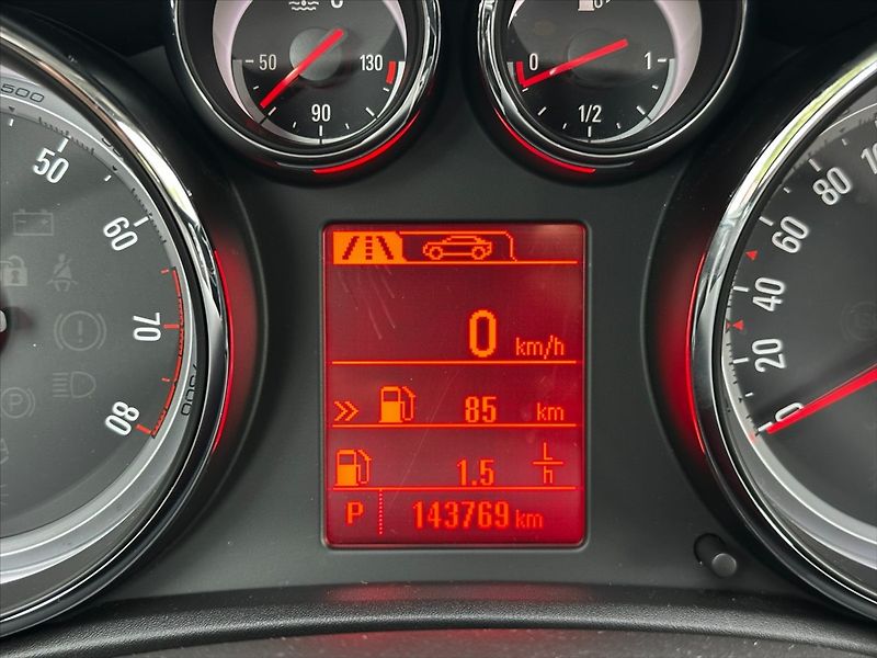 Opel Astra 1,4 103 kW TURBO automat, CZ - fotka 21 z 36