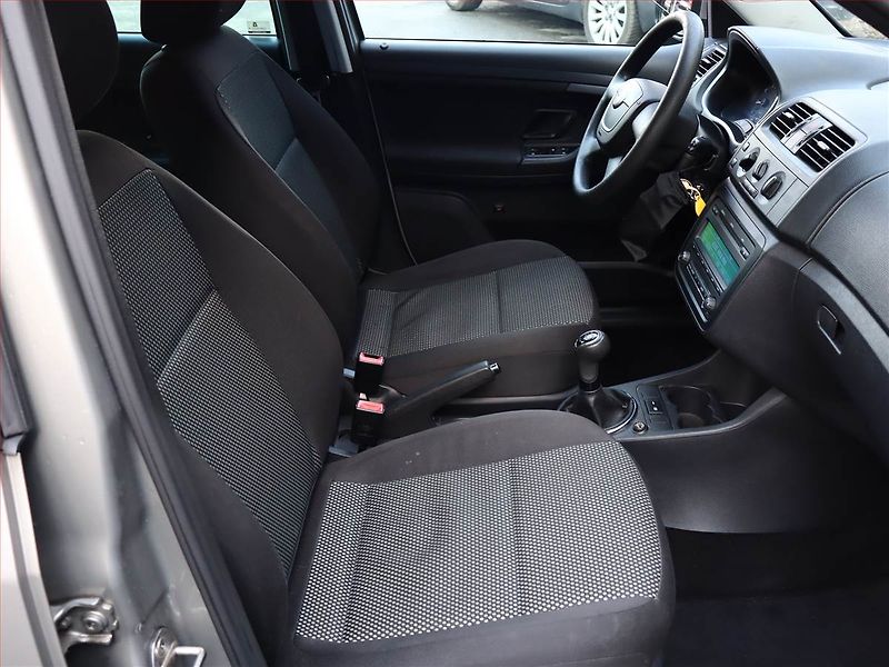 Škoda Fabia (2010) Scout 1.2 TSI, Tempomat - fotka 7 z 14