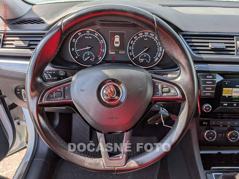 Škoda Superb (2016) 1.4TSi, Navi, bixen - fotka 15 z 16